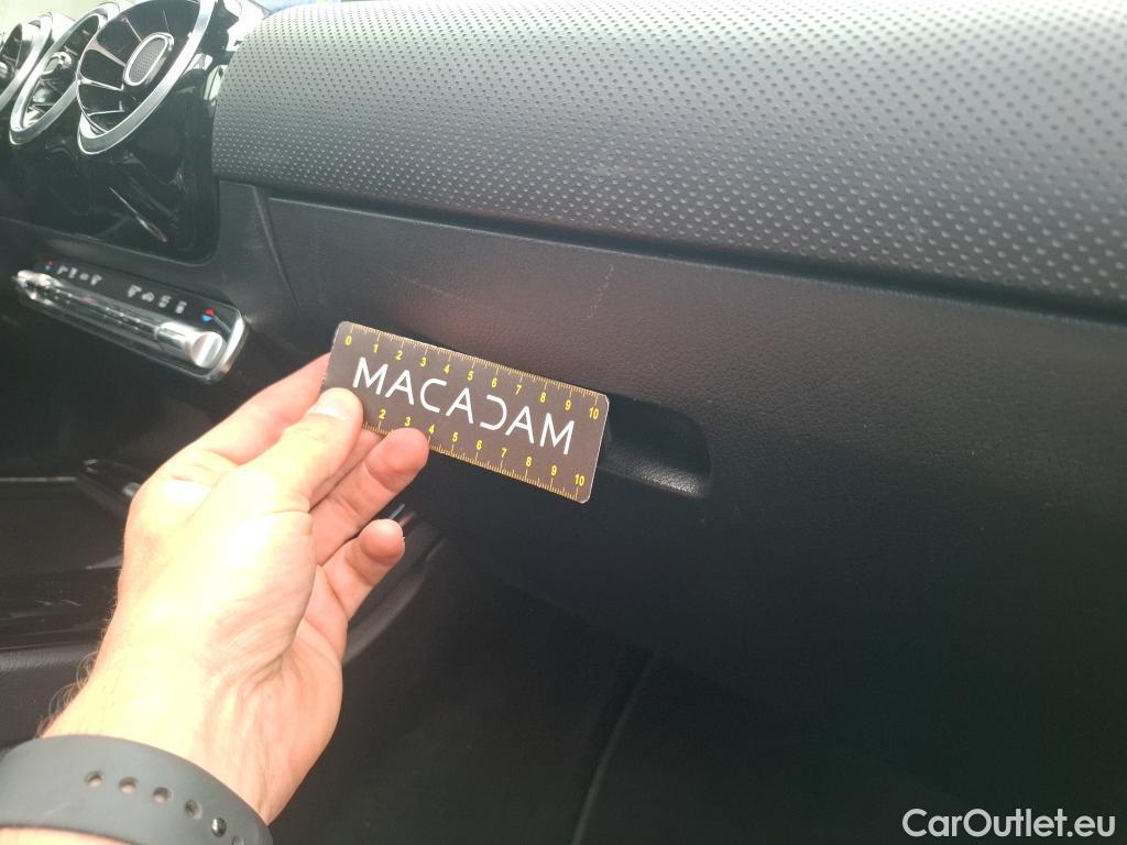  Mercedes  CLA-Klasse MERCEDES-BENZ CLA Coupe / 2019 / 4P / Coupé CLA 250 e AMG Line #50