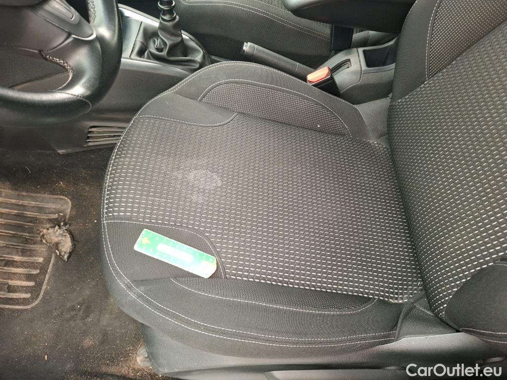  Peugeot  208 PEUGEOT  5p Berline Puretech 110 ¤6.c SandS ALLU BUS #33
