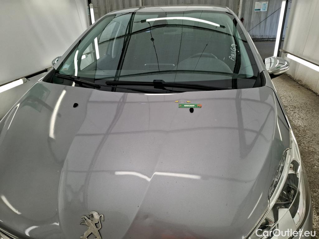  Peugeot  208 PEUGEOT  5p Berline Puretech 110 ¤6.c SandS ALLU BUS #25
