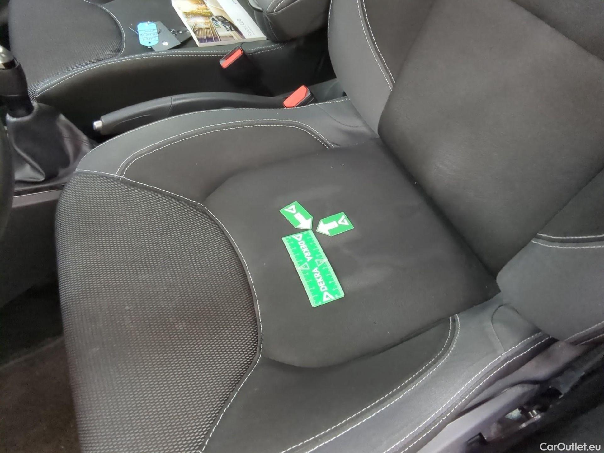  Renault  Clio  IV Business 0.9 TCe 90CV BVM5 E6 #4