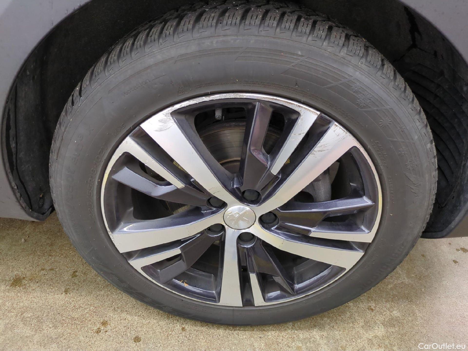  Peugeot  3008 PEUGEOT  / 2016 / 5P / SUV BlueHDi 130 S&S EAT8 ALLURE #5