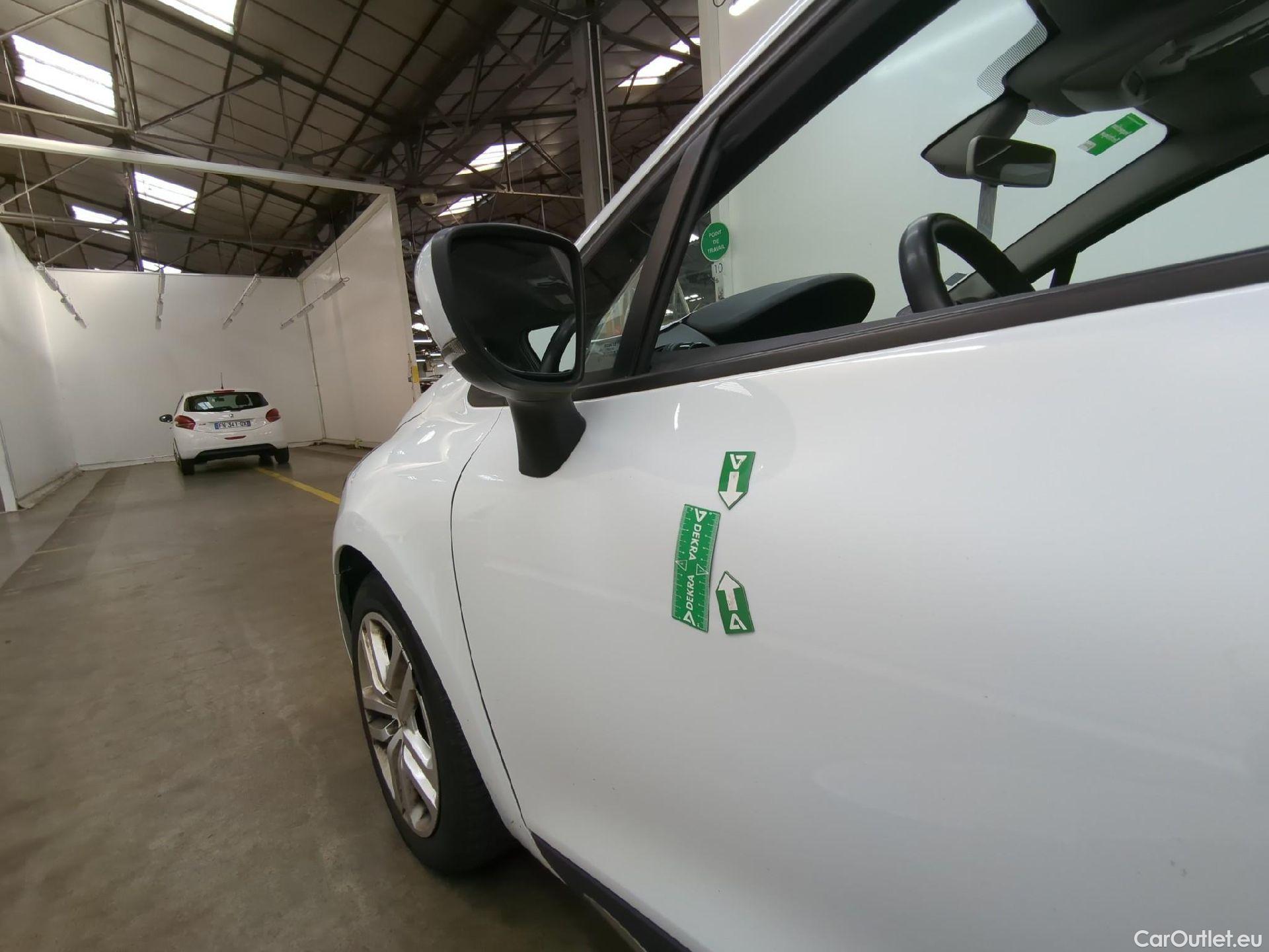  Renault  Clio  IV Business 0.9 TCe 90CV BVM5 E6 #14