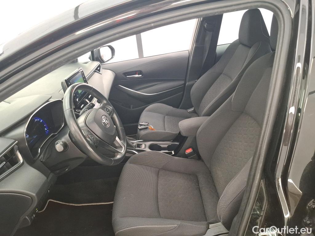  Toyota  Corolla TOYOTA  / 2018 / 5P / Berline Hybride 122h Dynamic Business Supp Lomb #54