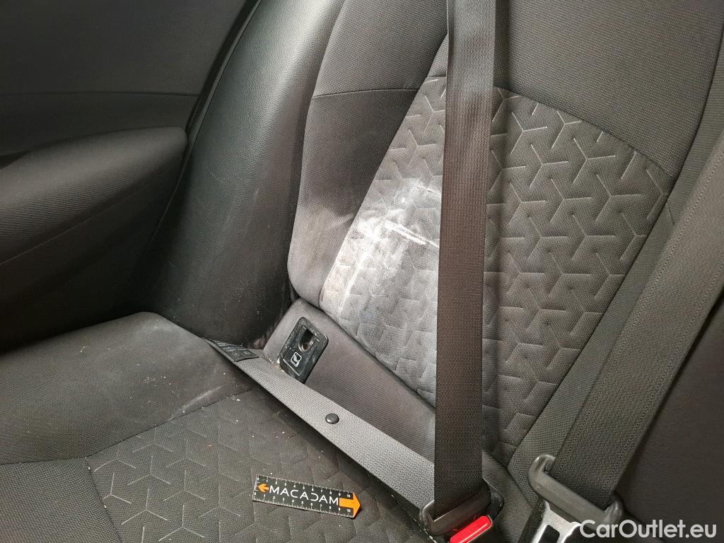  Toyota  Corolla TOYOTA  / 2018 / 5P / Berline Hybride 122h Dynamic Business Stage Acad #62
