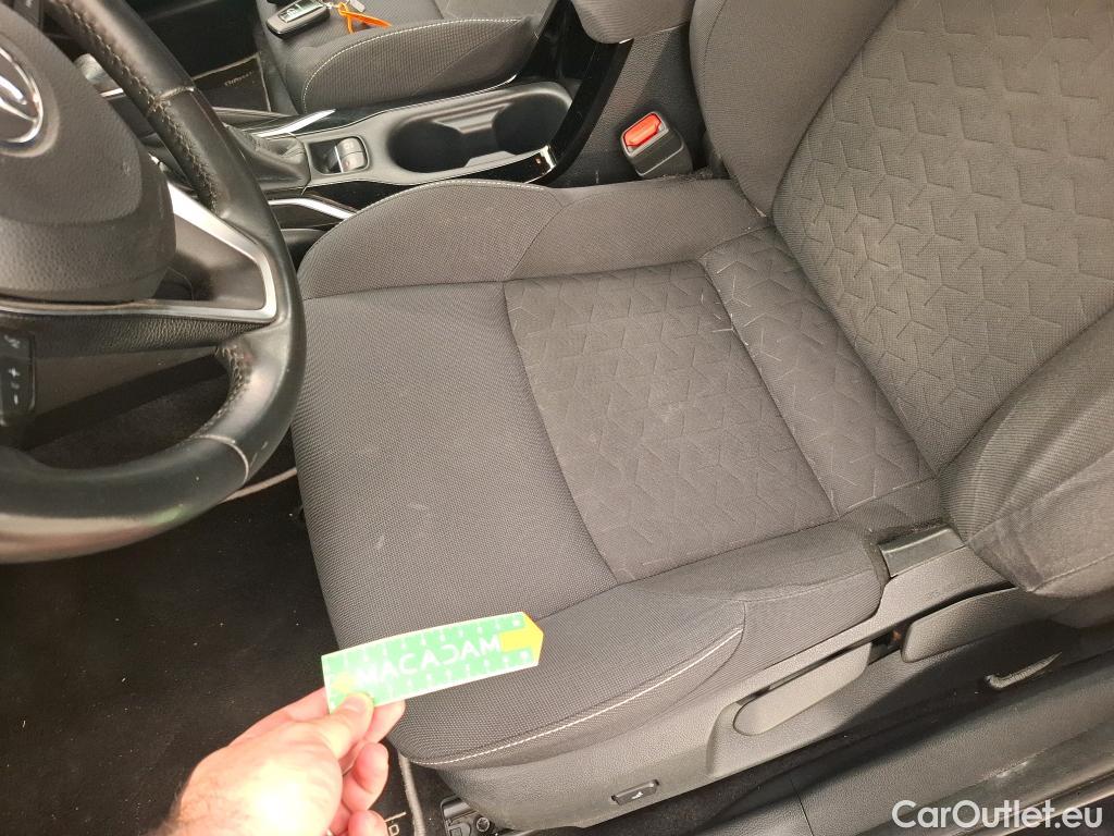  Toyota  Corolla TOYOTA  / 2018 / 5P / Berline Hybride 122h Dynamic Business Supp Lomb #55