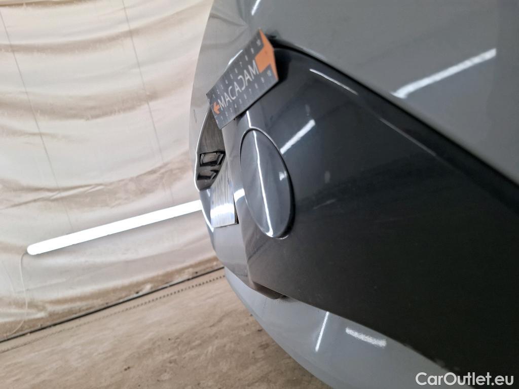  Toyota  Corolla TOYOTA  / 2018 / 5P / Berline Hybride 122h Dynamic Business Stage Acad #75