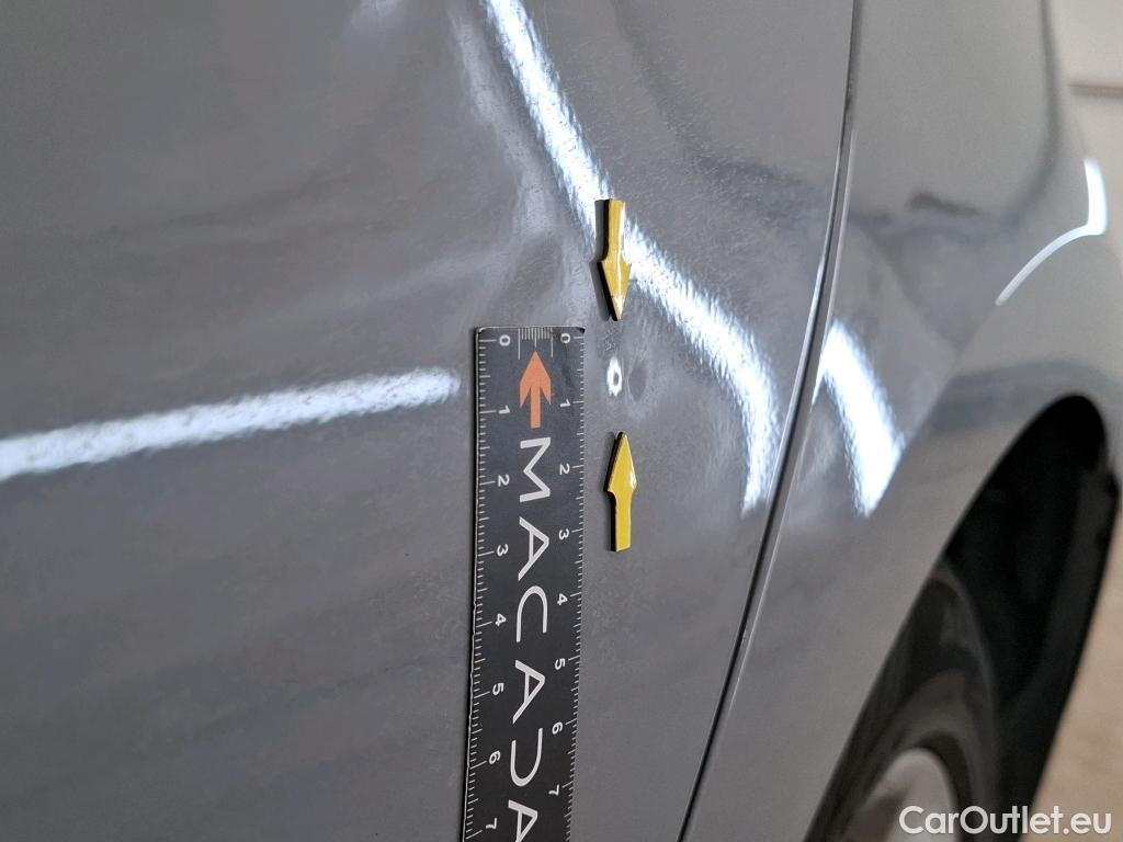  Toyota  Corolla TOYOTA  / 2018 / 5P / Berline Hybride 122h Dynamic Business Stage Acad #24