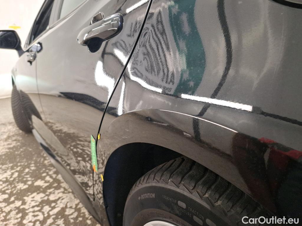  Toyota  Corolla TOYOTA  / 2018 / 5P / Berline Hybride 122h Dynamic Business Supp Lomb #4