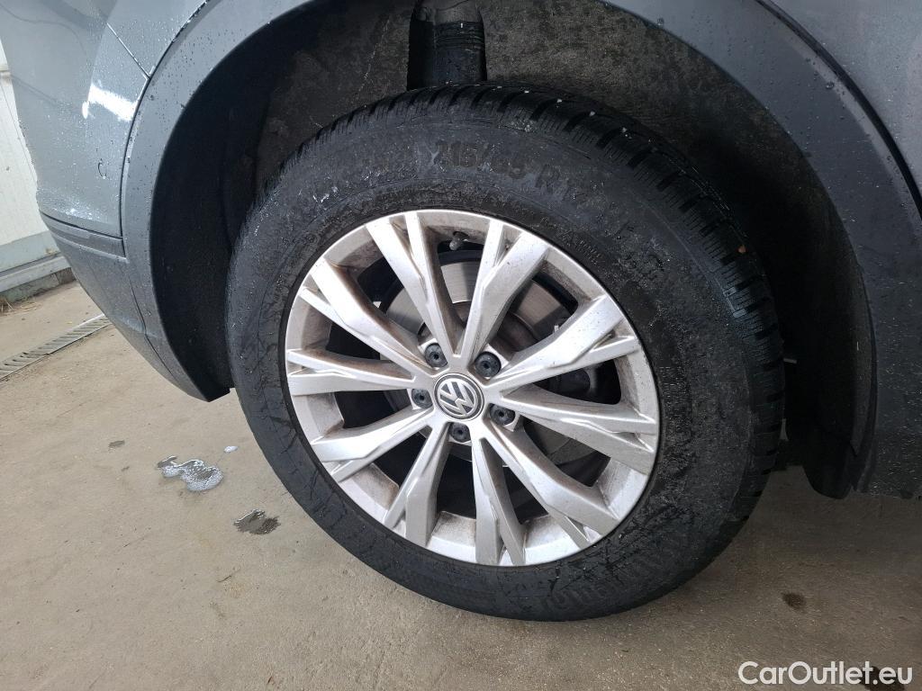  Volkswagen  Tiguan VOLKSWAGEN  / 2016 / 5P / SUV 2.0 TDI 150 DSG7 Confortline Business #29