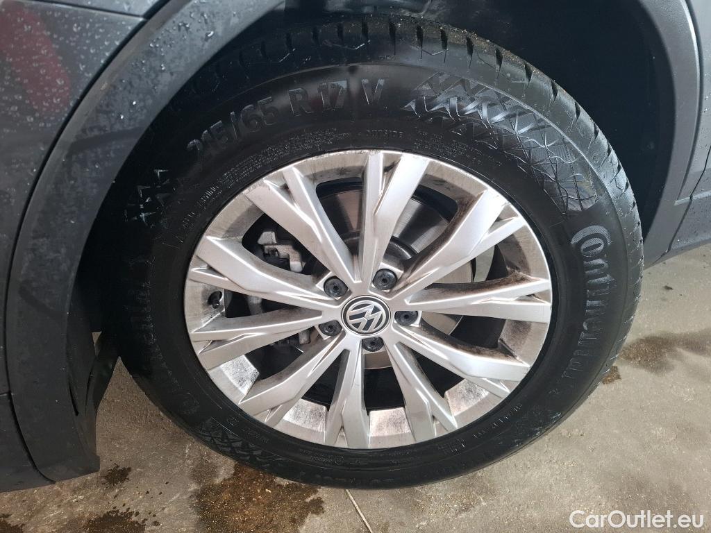  Volkswagen  Tiguan VOLKSWAGEN  / 2016 / 5P / SUV 2.0 TDI 150 DSG7 Confortline Business #24