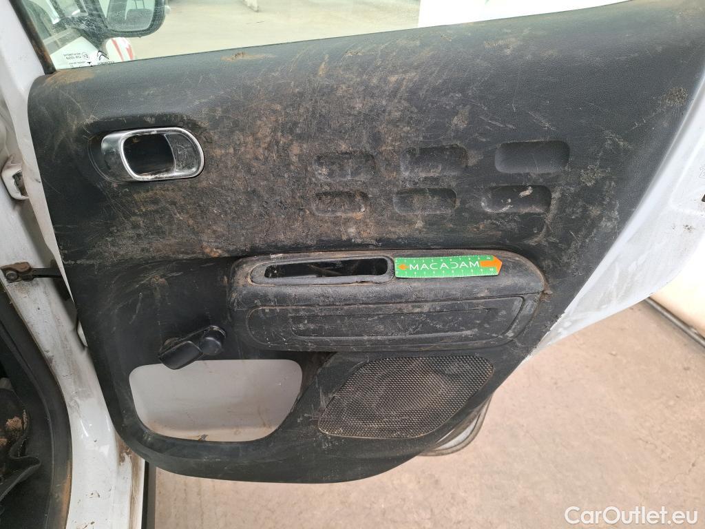 Citroen  C3  Société Feel 1.5 BlueHDI 100CV BVM6 E6d #25