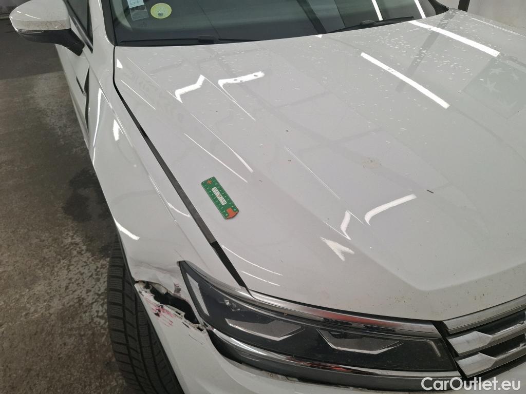  Volkswagen  Tiguan VOLKSWAGEN  Allspace / 2017 / 5P / SUV 2.0 TDI 150 DSG7 Carat Exclusive 4Motion #45