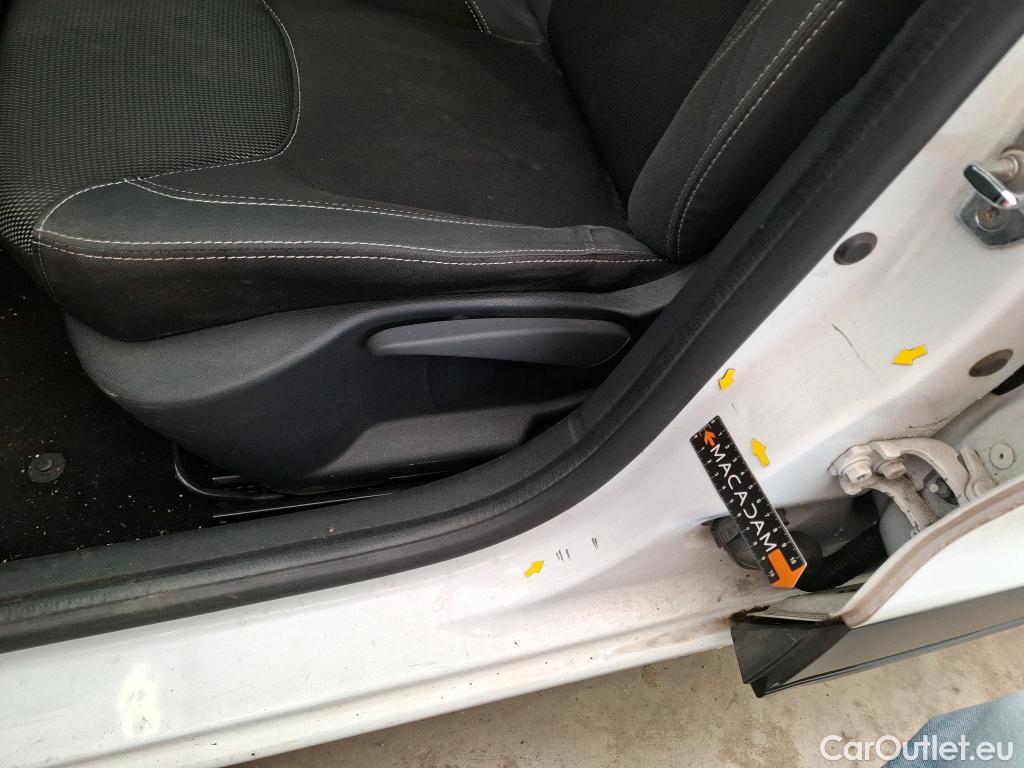  Renault  Clio  IV Air MediaNav 1.5 dCi 75CV BVM5 E6 #22