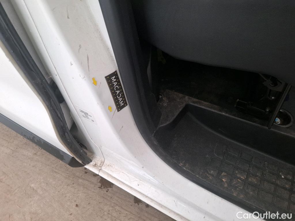  Peugeot  Expert  Fourgon Asphalt L2 2.0 HDi 150CV BVM6 E6dT #25