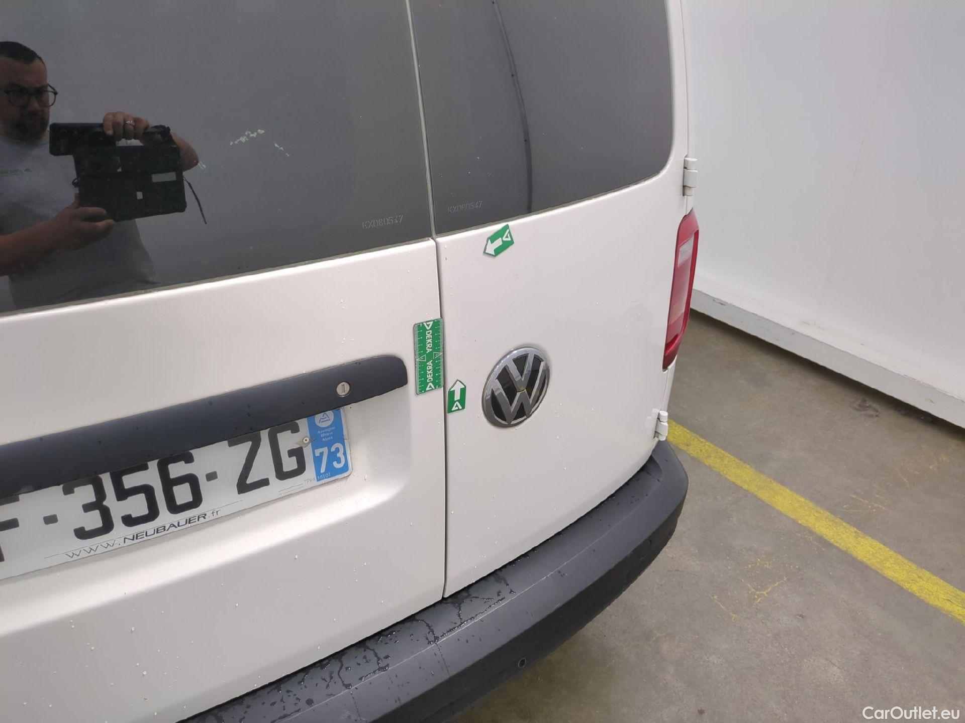  Volkswagen  Caddy VOLKSWAGEN  Maxi Van VU 4p Fourgonnette 2.0 TDI MAXI 102 Business Line #31