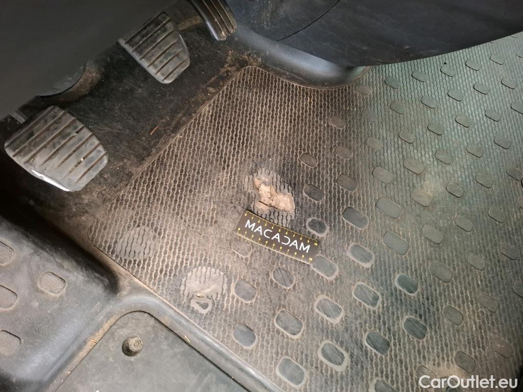  Renault  Trafic RENAULT  / 2019 / 4P / Fourgon tole FG GCF L2H2 1200 Energy dCi 145 E6 #28