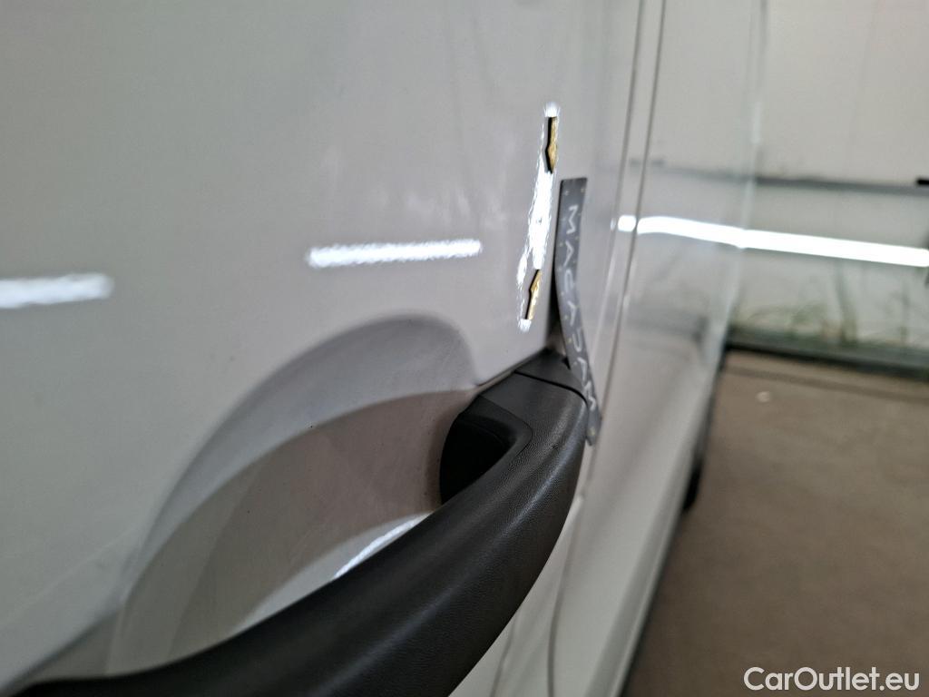  Renault  Trafic RENAULT  / 2019 / 4P / Fourgon tole FG GCF L2H2 1200 Energy dCi 145 E6 #43