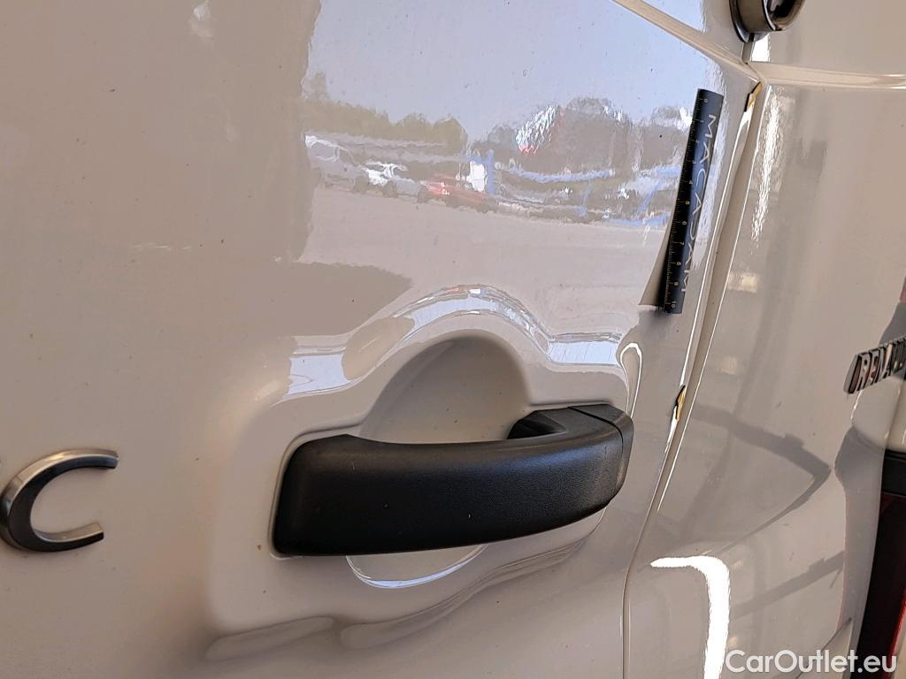  Renault  Trafic RENAULT  / 2019 / 4P / Fourgon tole FG GCF L1H1 1000 dCi 120 #29
