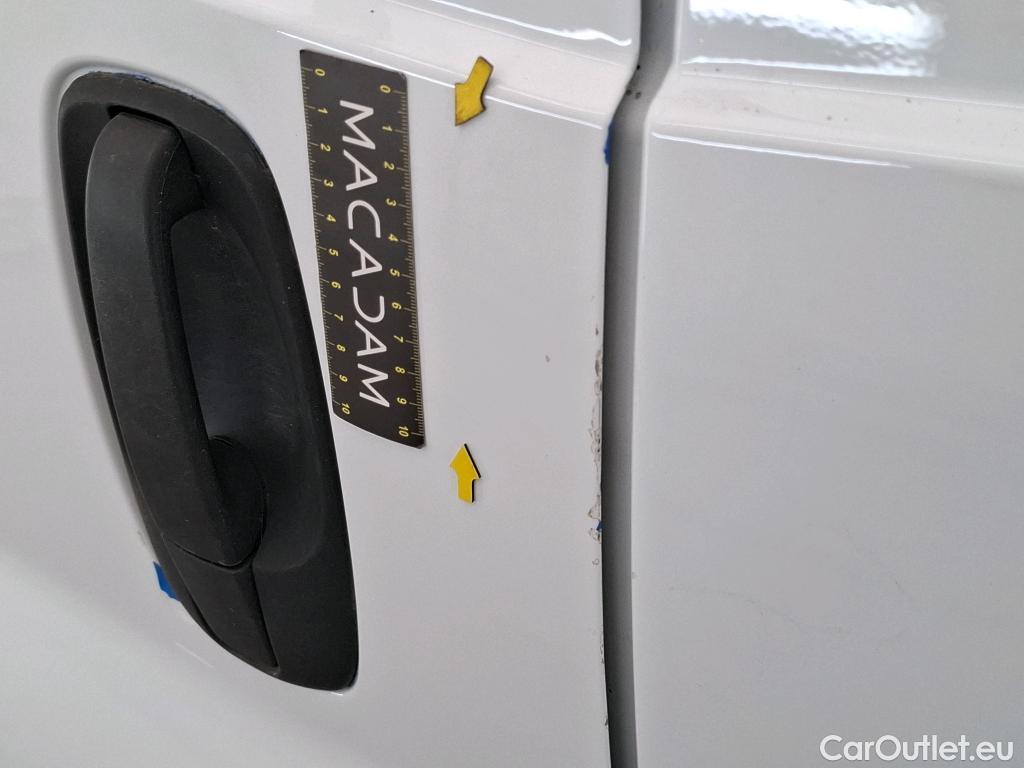  Renault  Trafic RENAULT  / 2019 / 4P / Fourgon tole FG GCF L2H2 1200 Energy dCi 145 E6 #8