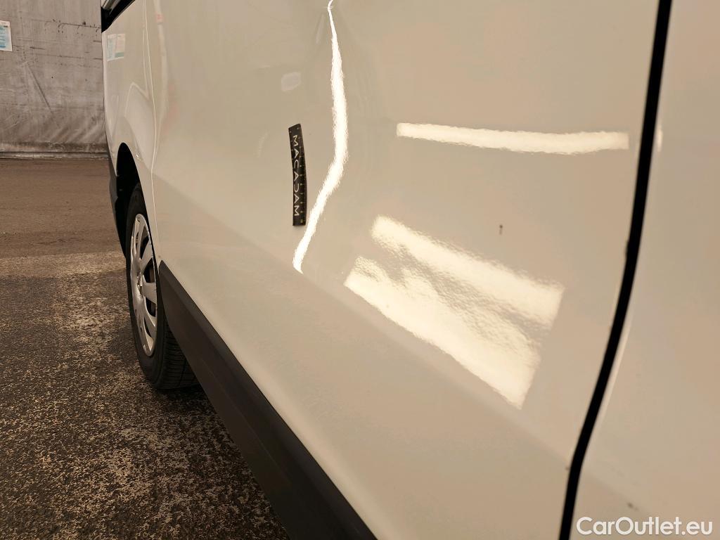  Renault  Trafic RENAULT  / 2019 / 4P / Fourgon tole FG GCF L1H1 1000 dCi 120 #38