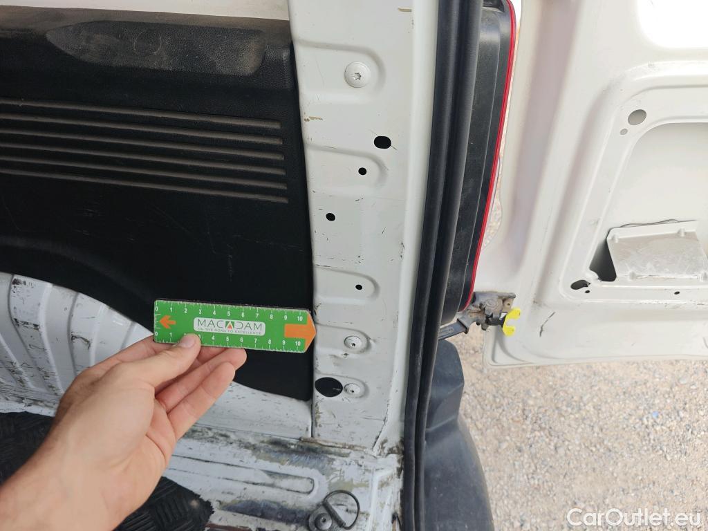  Land Rover  Discovery PEUGEOT e-Partner / 2018 / 4P / furgón derivado de turismo e-Partner Standard 800kg 100kw #32