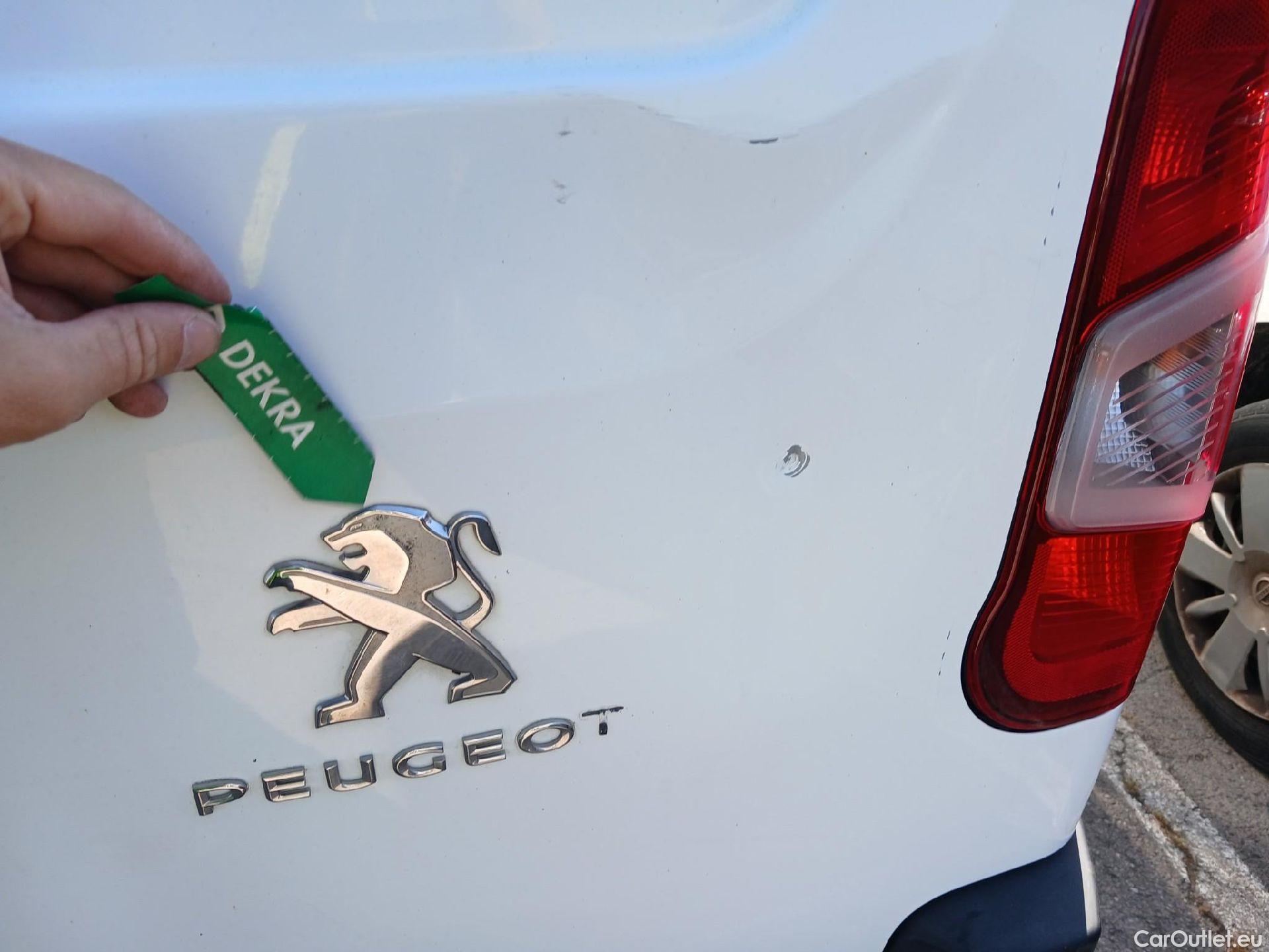  Peugeot  Partner PEUGEOT  / 2018 / 3P / furgón derivado de turismo Pro Standard 600kg BlueHDi 73kW (AC) #17