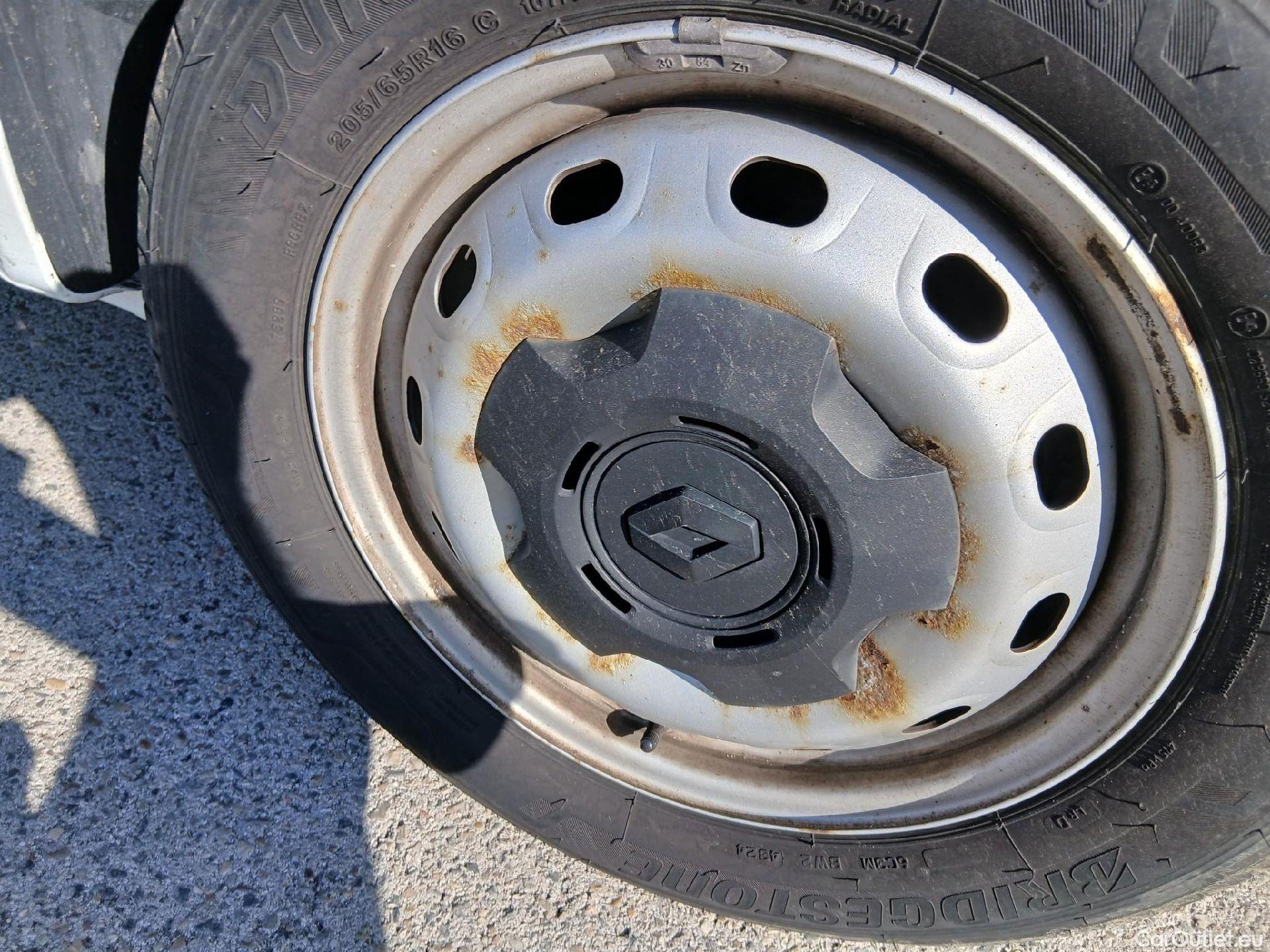  Renault  Trafic RENAULT  / 2021 / 4P / furgón Furgón L1H1 Blue dCi 81 Kw (110 CV) #9