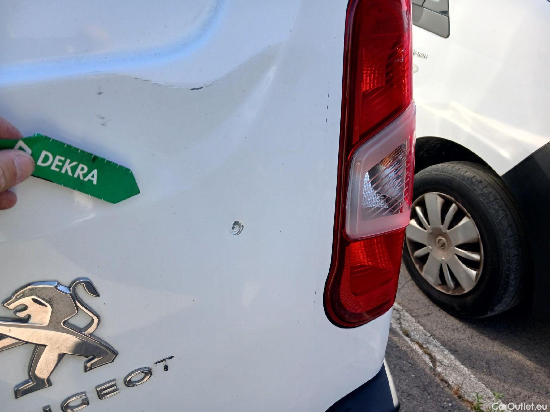  Peugeot  Partner PEUGEOT  / 2018 / 3P / furgón derivado de turismo Pro Standard 600kg BlueHDi 73kW (AC) #15