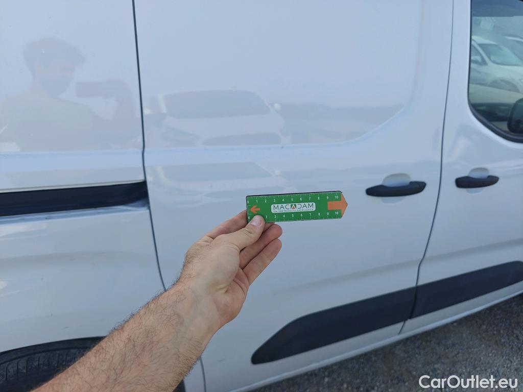  Land Rover  Discovery PEUGEOT e-Partner / 2018 / 4P / furgón derivado de turismo e-Partner Standard 800kg 100kw #68
