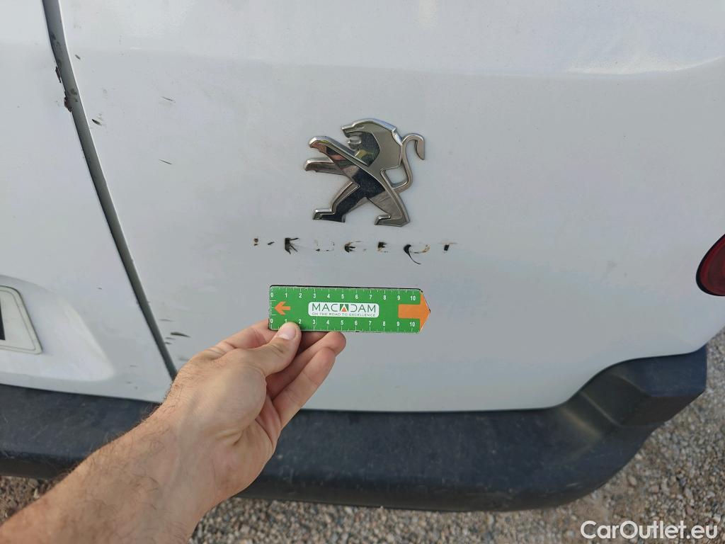  Land Rover  Discovery PEUGEOT e-Partner / 2018 / 4P / furgón derivado de turismo e-Partner Standard 800kg 100kw #73