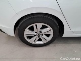  Volkswagen  Golf  VOLKSWAGEN / 2019 / 5P / BERLINA 2.0 TDI SCR 85KW LIFE DSG #67