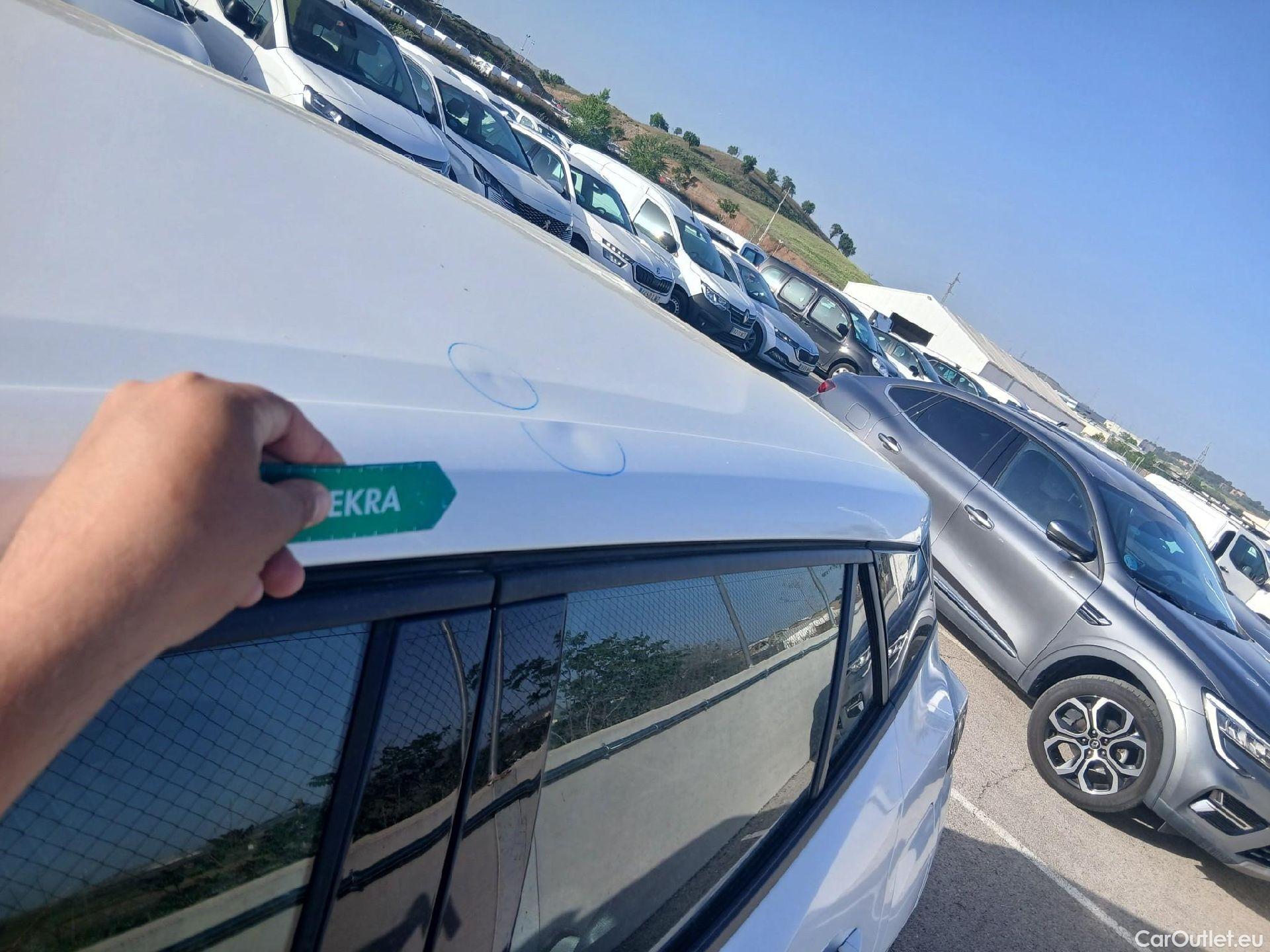  Peugeot  2008 PEUGEOT  / 2019 / 5P / todoterreno Active BlueHDI 81kW (110CV) #18