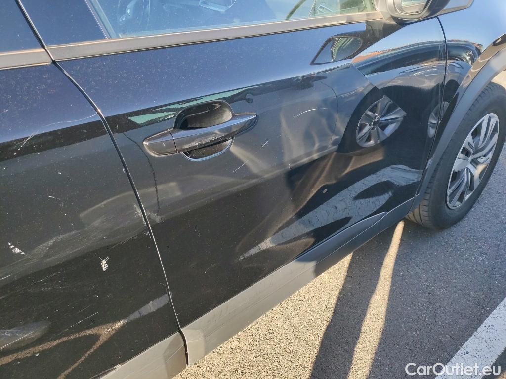  Peugeot  2008 PEUGEOT  / 2019 / 5P / todoterreno Active BlueHDI 81kW (110CV) #7