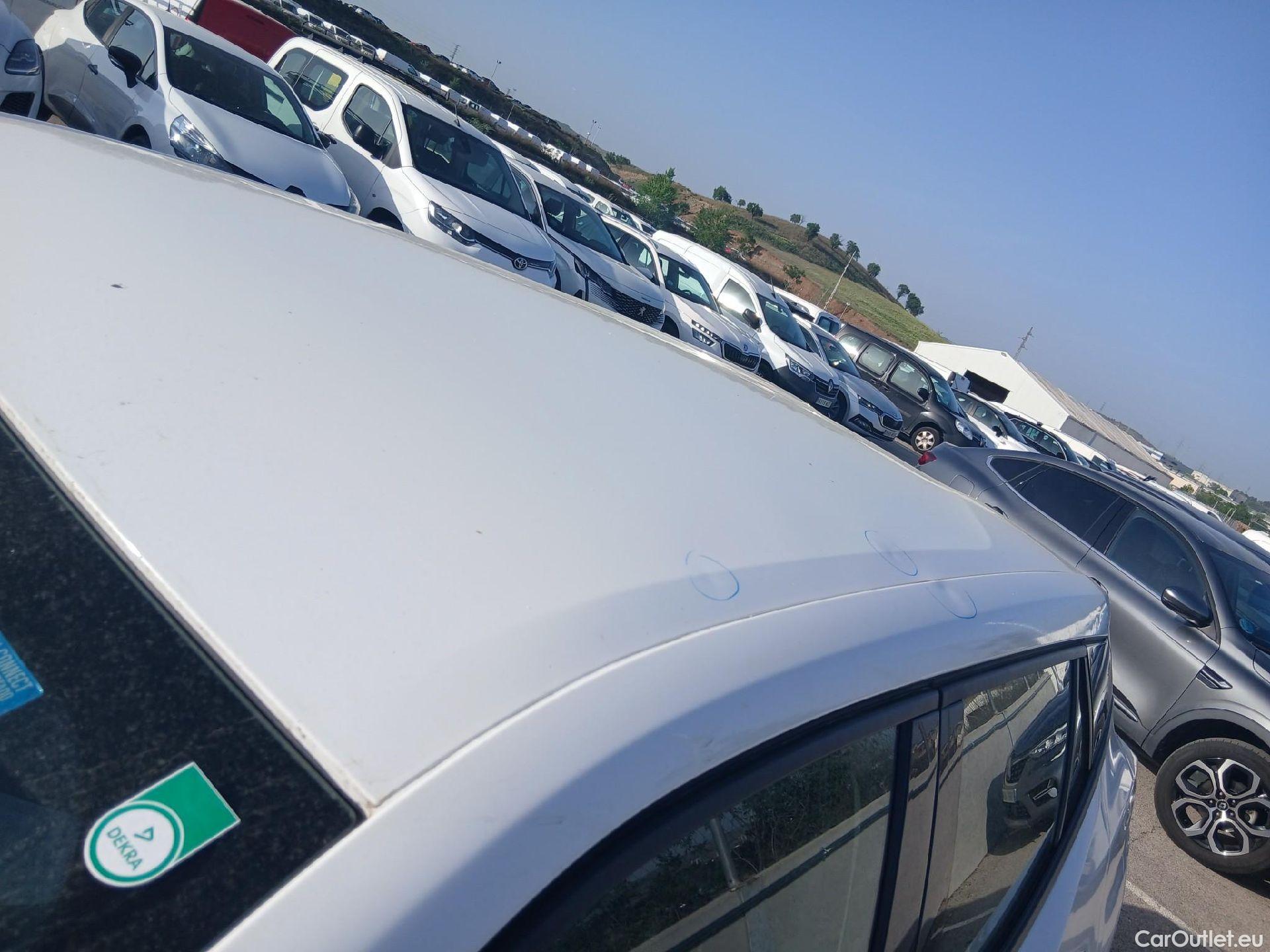  Peugeot  2008 PEUGEOT  / 2019 / 5P / todoterreno Active BlueHDI 81kW (110CV) #35