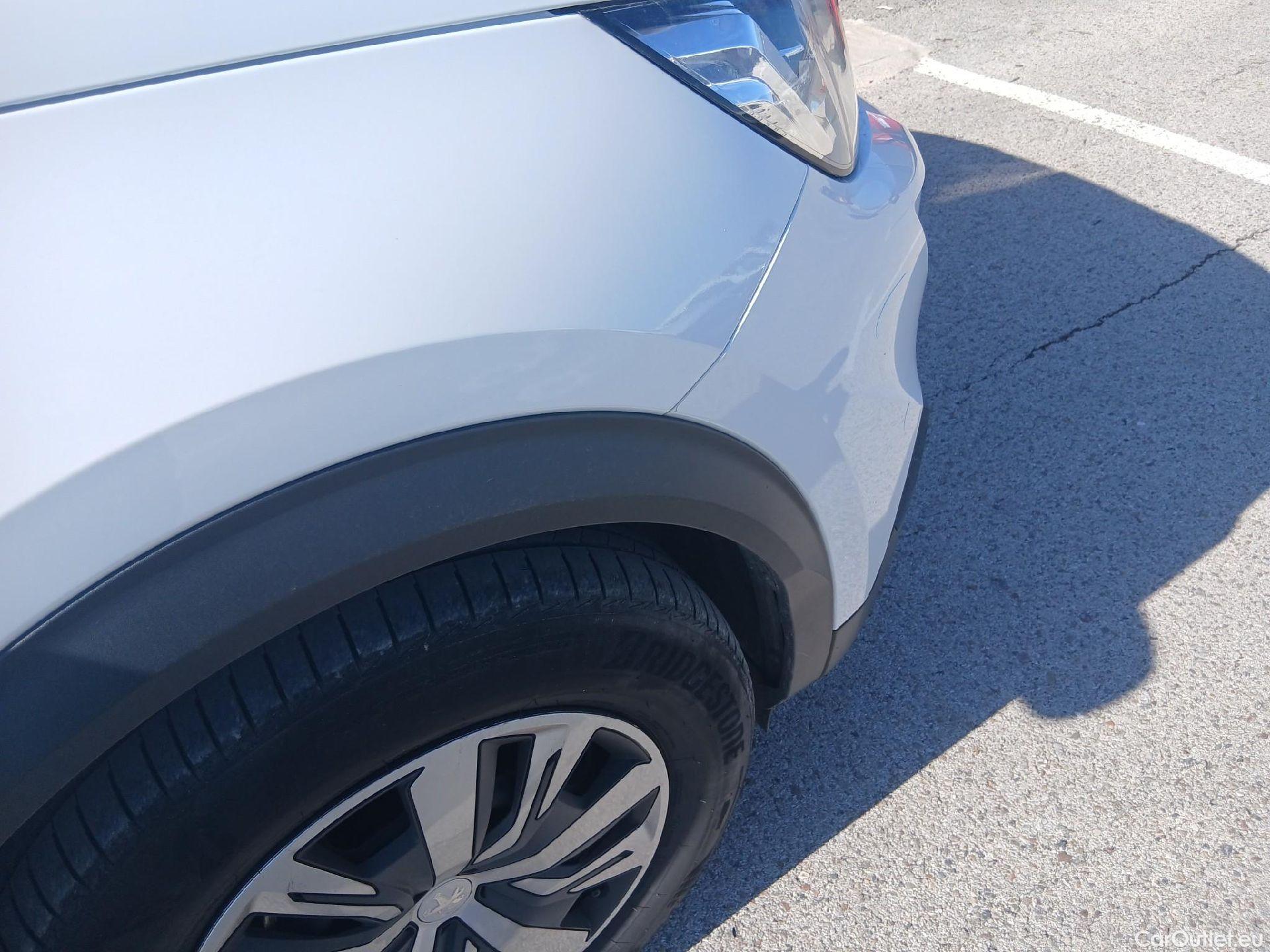  Peugeot  2008 PEUGEOT  / 2019 / 5P / todoterreno Active BlueHDI 81kW (110CV) #27