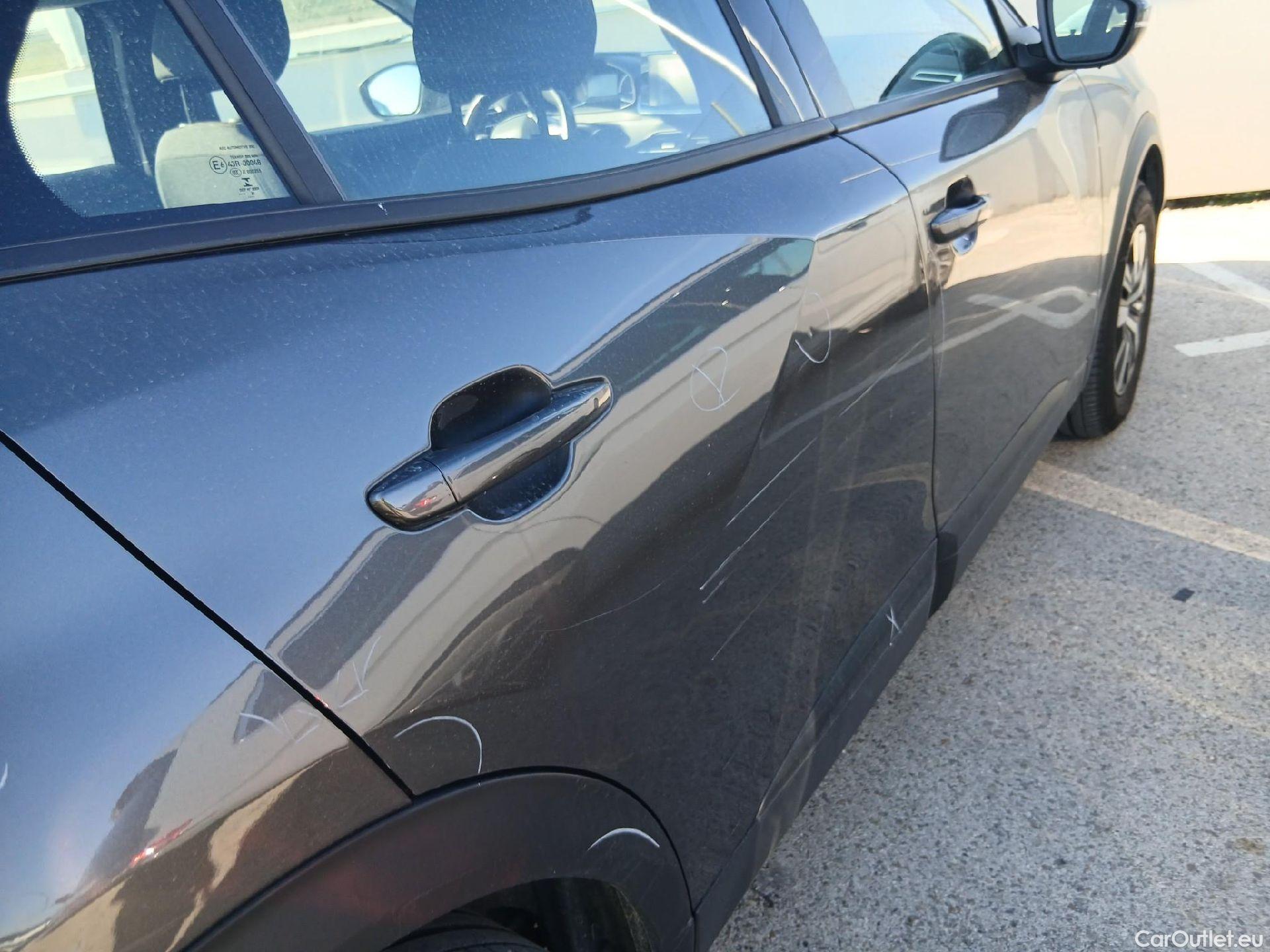  Peugeot  2008 PEUGEOT  / 2019 / 5P / todoterreno Active BlueHDI 81kW (110CV) #33