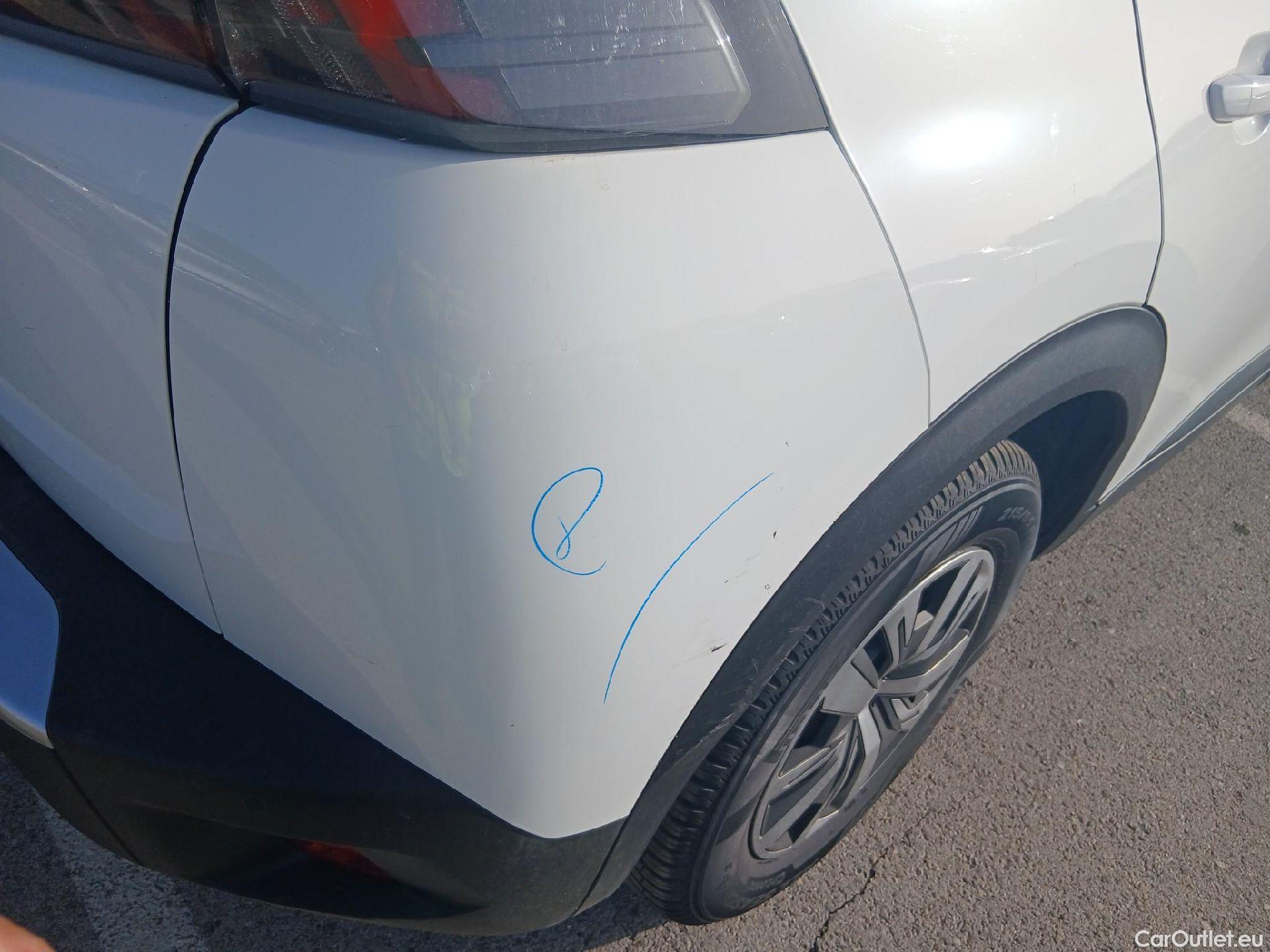  Peugeot  2008 PEUGEOT  / 2019 / 5P / todoterreno Active BlueHDI 81kW (110CV) #24