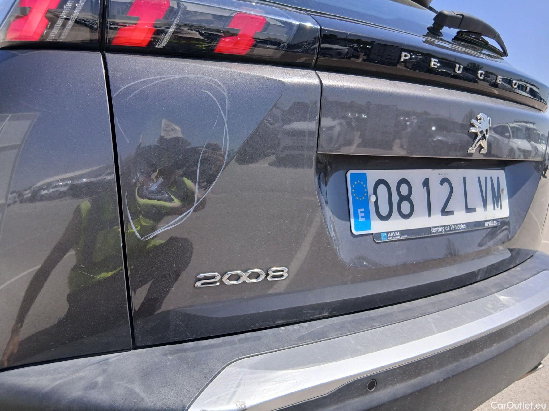  Peugeot  2008 PEUGEOT  / 2019 / 5P / todoterreno Active BlueHDI 81kW (110CV) #24