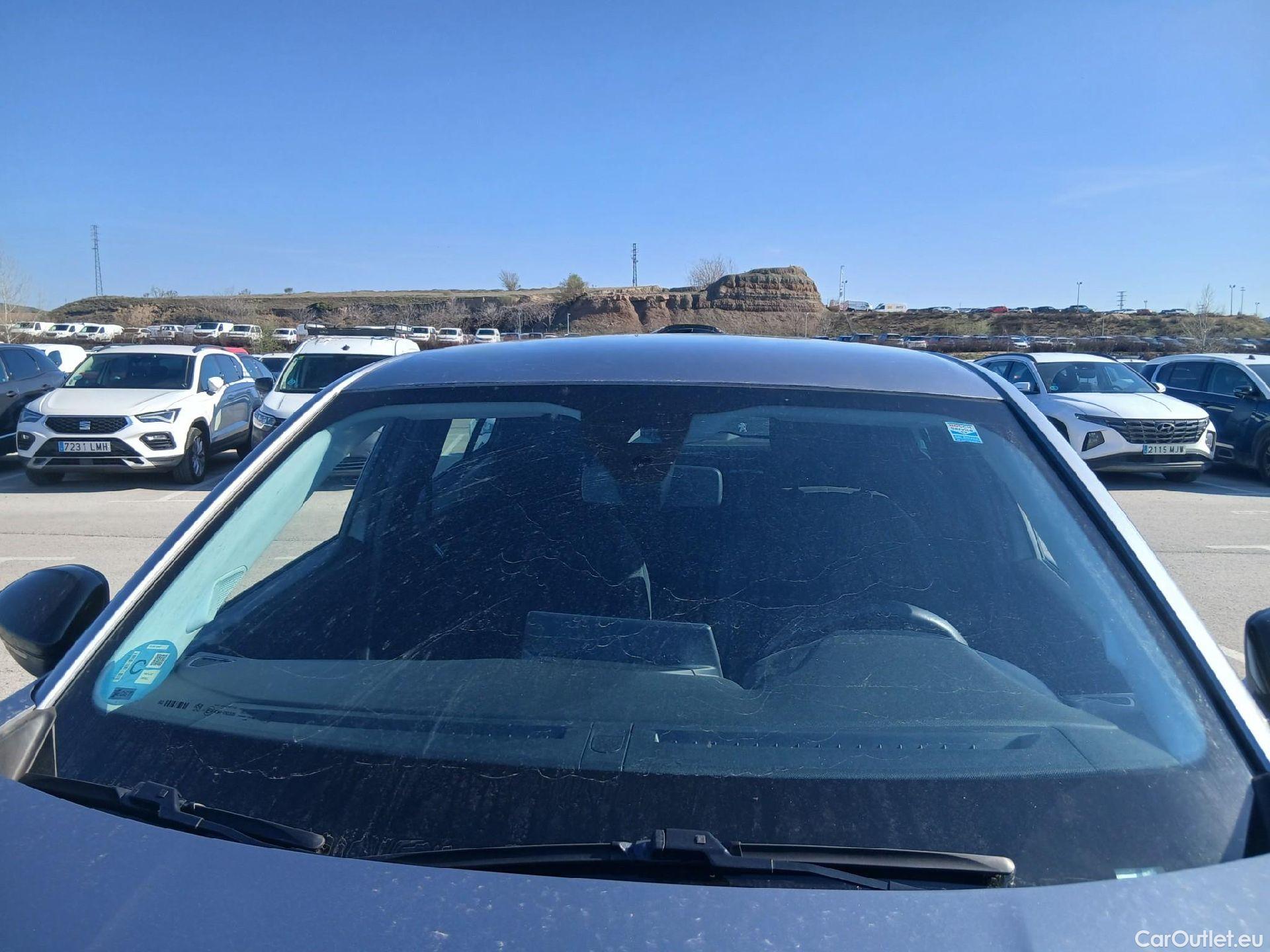  Peugeot  2008 PEUGEOT  / 2019 / 5P / todoterreno Active BlueHDI 81kW (110CV) #3