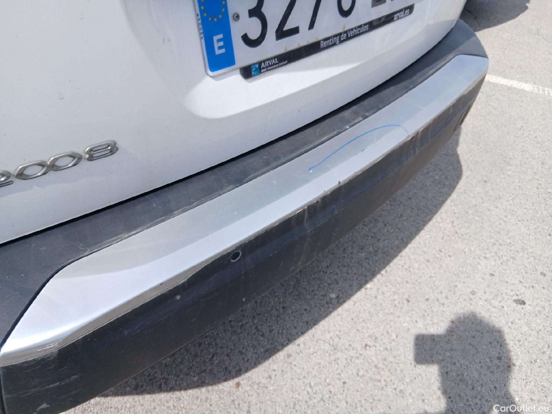  Peugeot  2008 PEUGEOT  / 2019 / 5P / todoterreno Active BlueHDI 81kW (110CV) #26