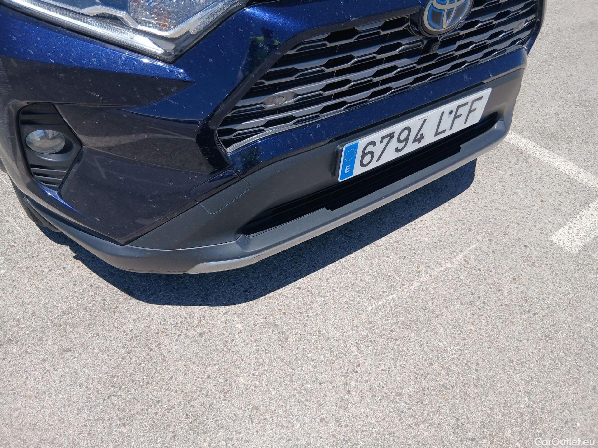 Toyota  RAV4 TOYOTA  / 2018 / 5P / todoterreno 2.5l 220H Luxury #4