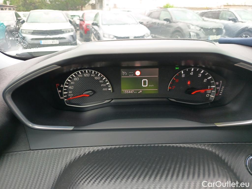  Peugeot  2008 PEUGEOT  / 2019 / 5P / todoterreno Allure Pack BlueHDI 81kW (110CV) (AC) #12