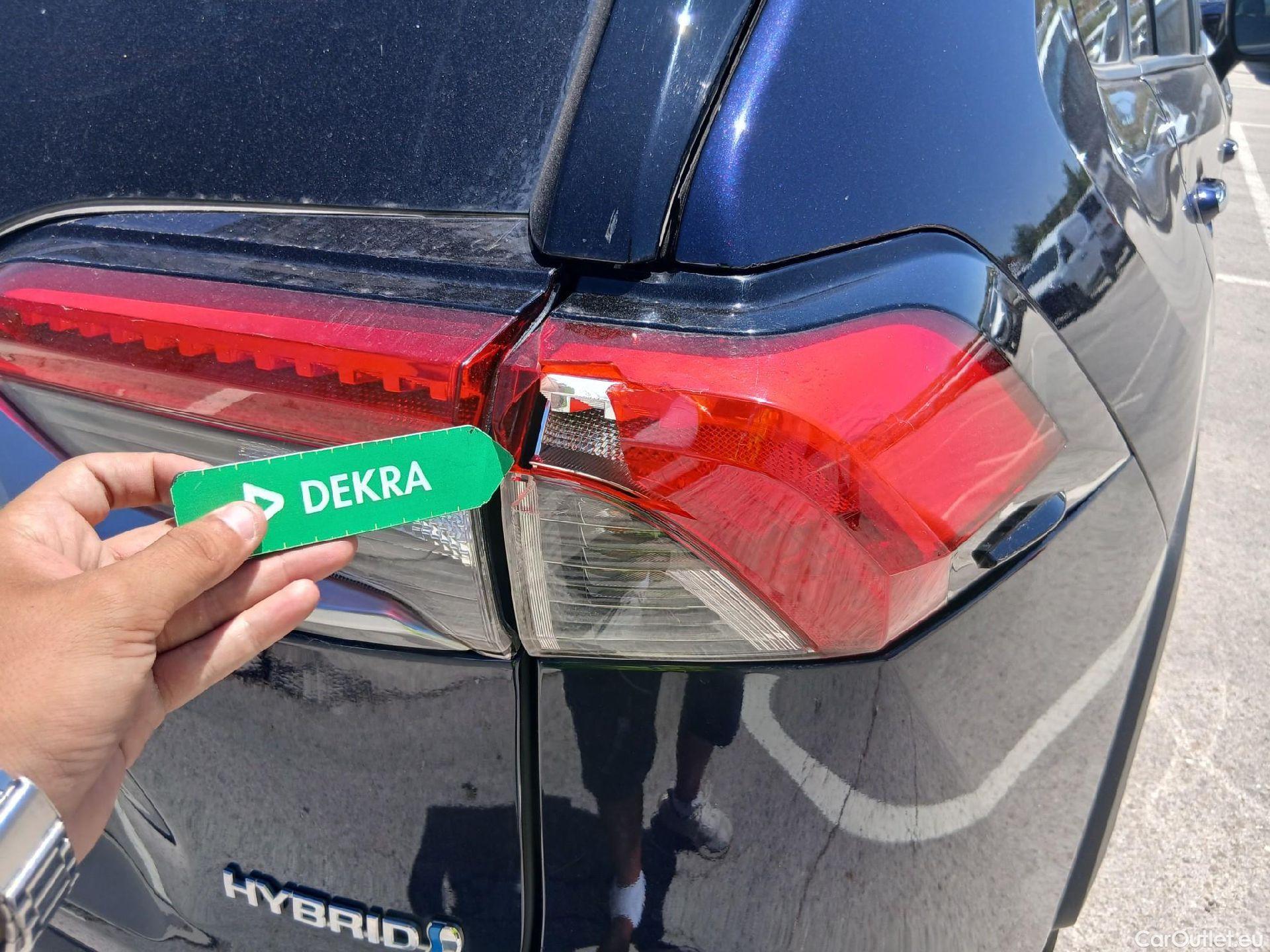  Toyota  RAV4 TOYOTA  / 2018 / 5P / todoterreno 2.5l 220H Luxury #29