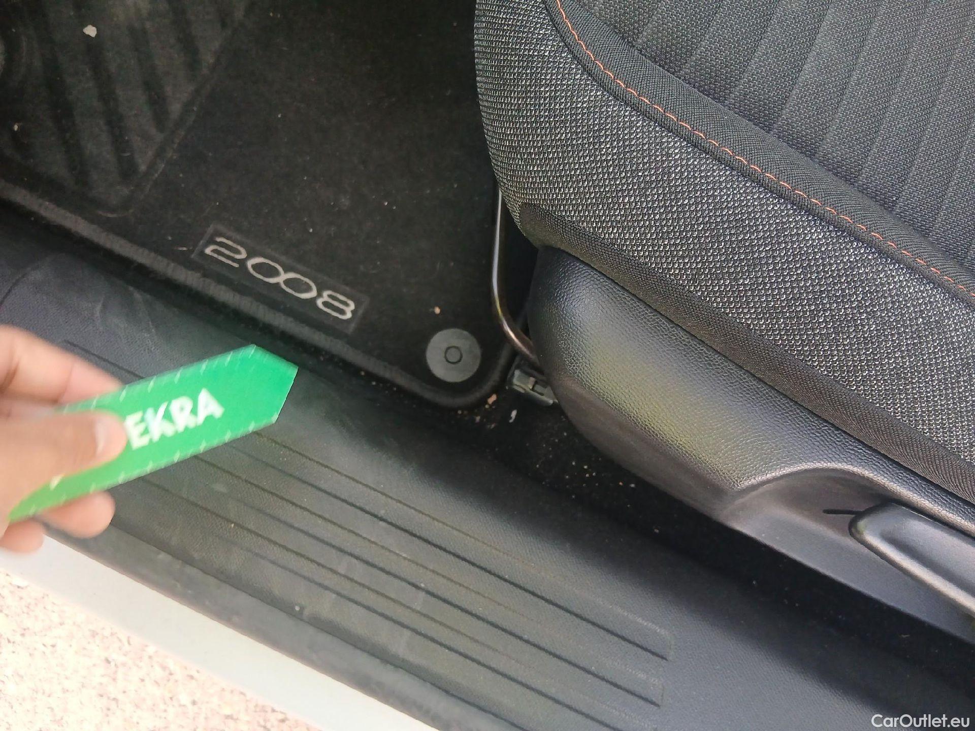  Peugeot  2008 PEUGEOT  / 2019 / 5P / todoterreno Active Puretech 100 S&S BVM6 #1