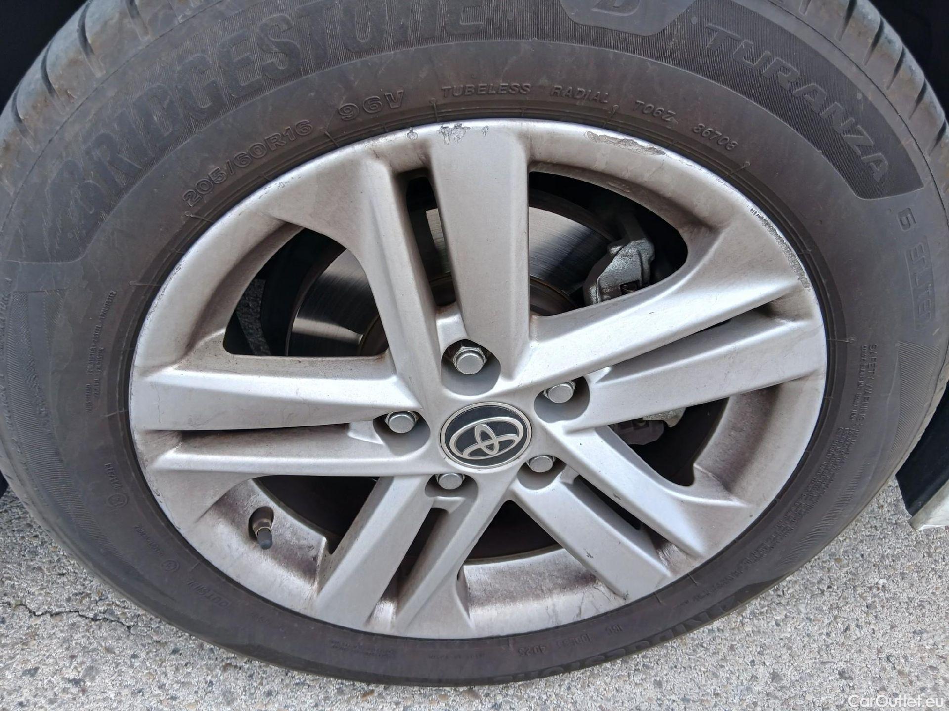  Toyota  Corolla TOYOTA  1.8 125H ACTIVE TECH E-CVT TOU SPORT 100 CV  #32