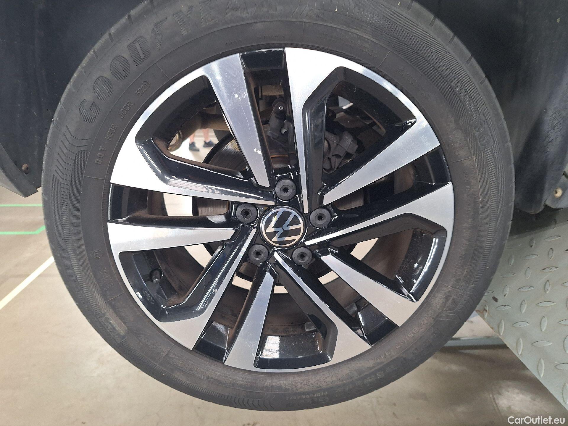  Volkswagen  T-ROC VW,  '17, Volkswagen  1.0 TSI United 5d #13