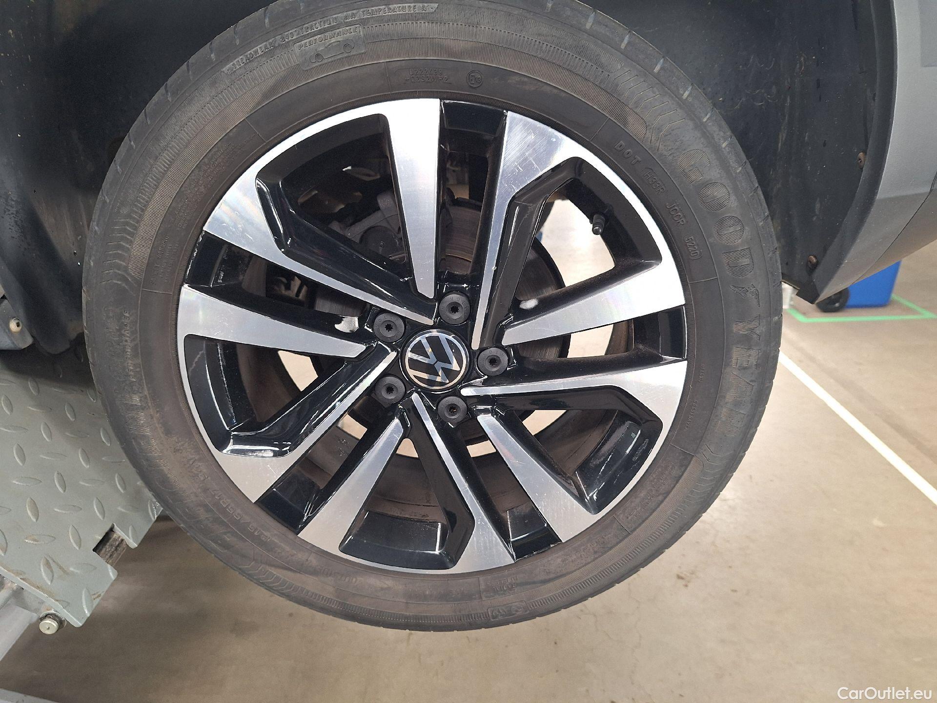  Volkswagen  T-ROC VW,  '17, Volkswagen  1.0 TSI United 5d #11