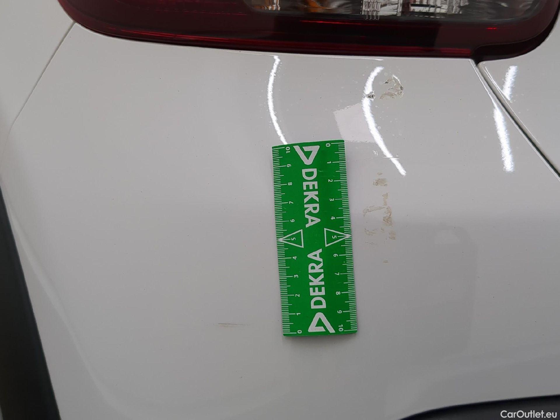  Citroen  C3  Société Feel 1.5 BlueHDI 100CV BVM6 E6d #4