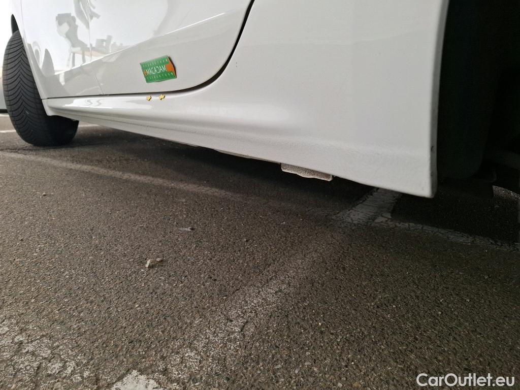  Peugeot  208  Affaire Premium 1.5 HDi 100CV BVM5 E6dT #21