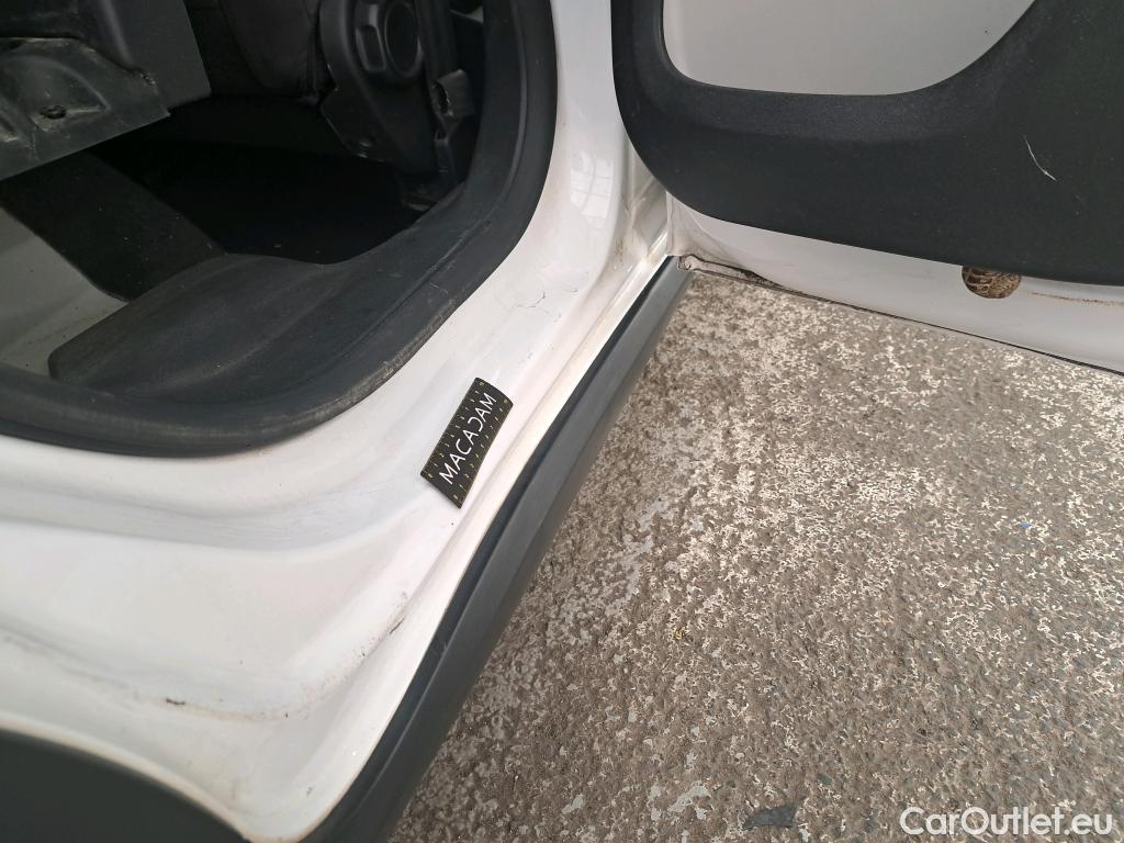  Citroen  C3  Société Feel 1.5 BlueHDI 100CV BVM5 E6dT #4